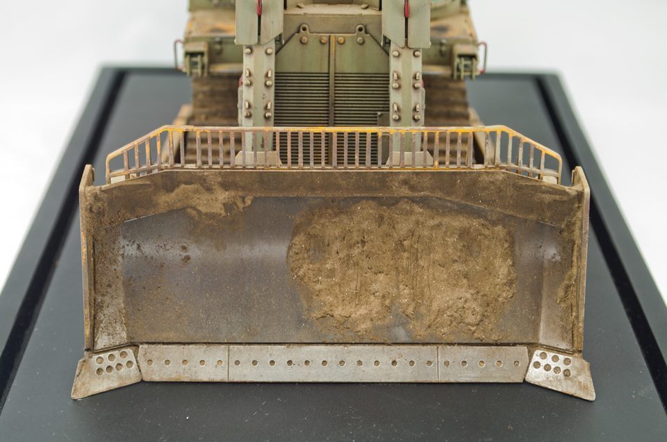 D9R Doobi Armored Bulldozer W SLAT Armor SS 010 1 35th Meng Model