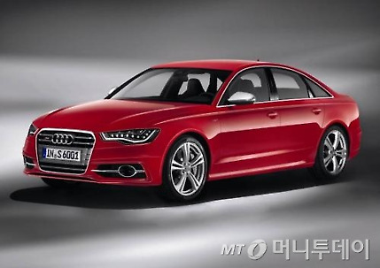 아우디 S6, 일상에서 누리는 고성능의 맛 관련 이미지