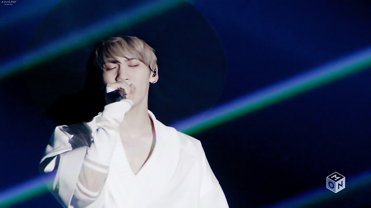 150430 Jonghyun @ Especial 'SHINee World 2014 ~I'm Your Boy~ Special Edition in Tokyo Dome' en Music On. ?fname=http%3A%2F%2Fcfile10.uf.tistory