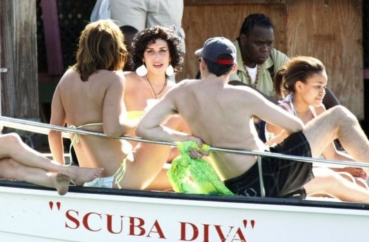 ♣ 요트에서 휴식중인 스타들 ,♬ 레이싱걸 이가나 매력적인 몸매