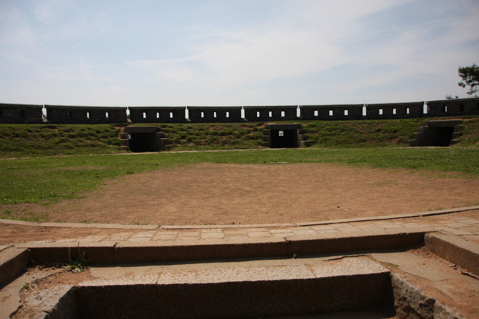 손돌목돈대, 쌍충비, 신미순의총