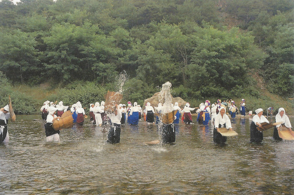 농바우끄시기와 기우제