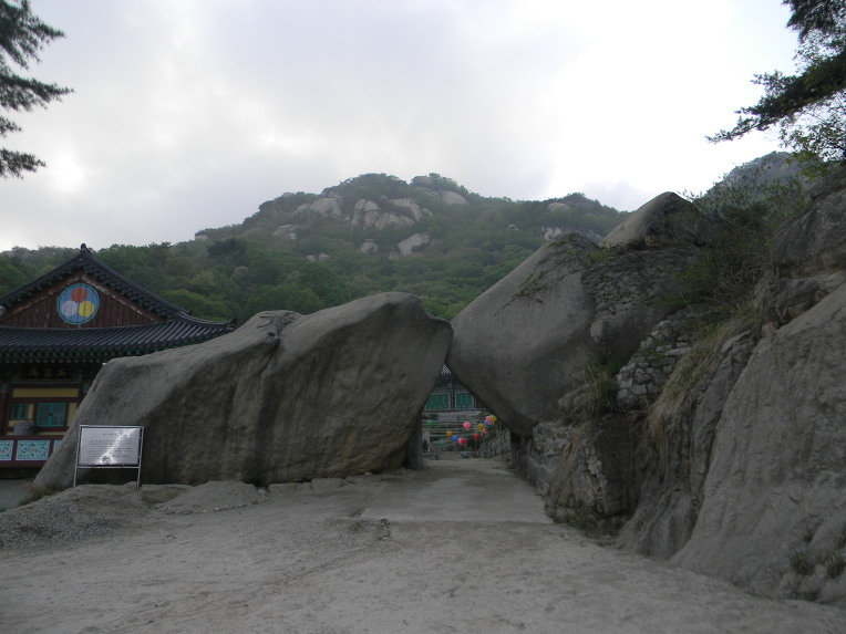 짙은 숲과 계곡을 품은 고즈넉한 산사 ~ 도봉산 회룡사 (석굴암, 회룡골, 회룡폭포)