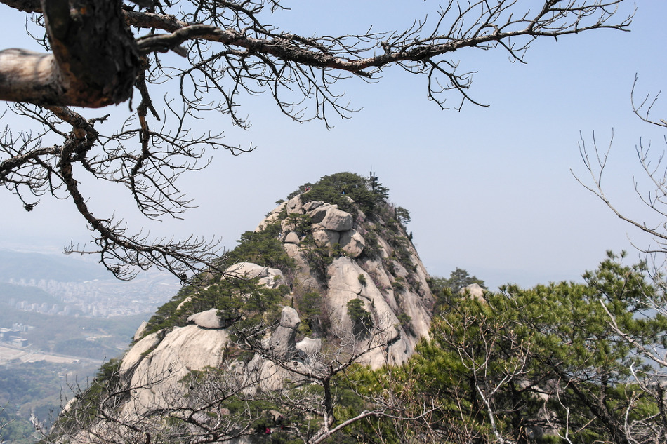 북한산 의상봉 능선.