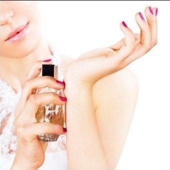 드라마같은 핑크빛 로맨스를 꿈꾸는 당신을 위해! 사랑스런 여자향수베스트!