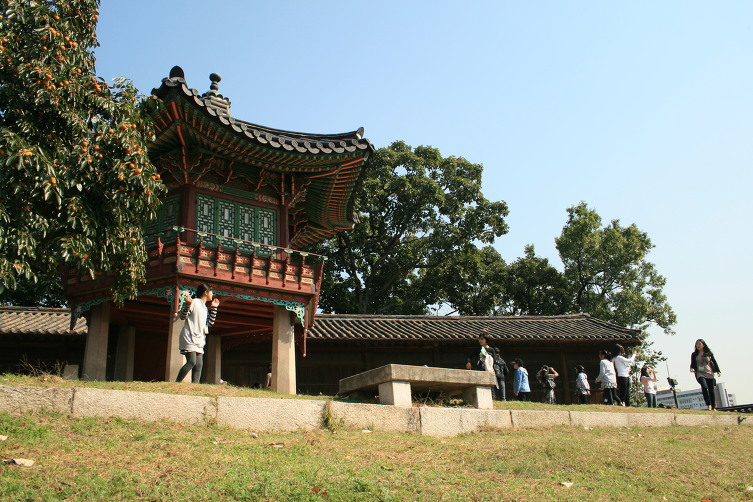 아름다운 육각정자 "창덕궁 상량정(昌德宮 上凉亭)"