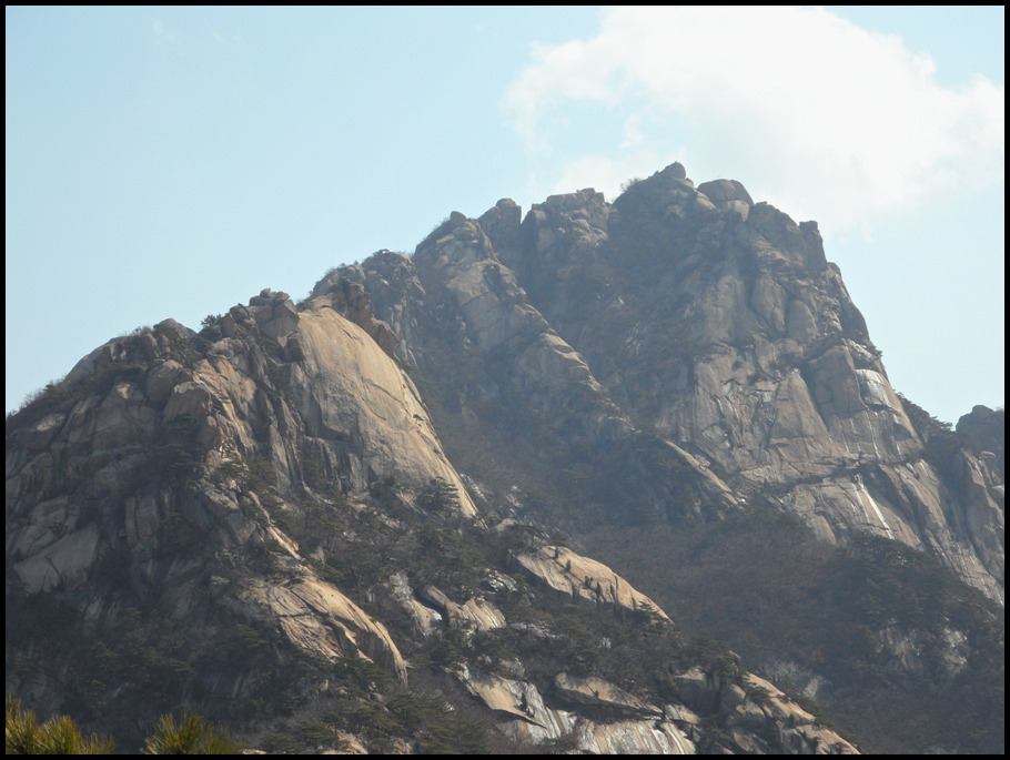 뷱한산 염초봉능선