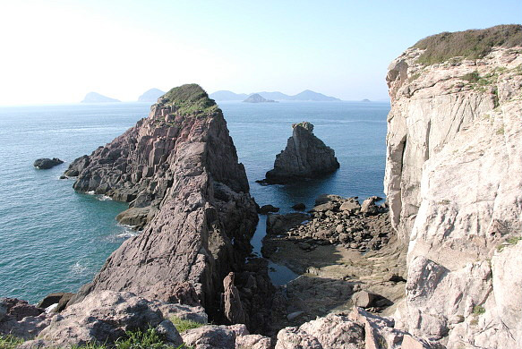 덕적군도 남쪽 끝자락에 다소곳이 자리잡은 울도.