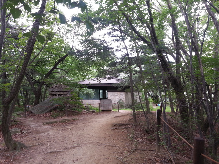 북한산성길 하산 (백운대정상→노적봉→용암문→북한산대피소→산영루→중성문→북한동→대서문→산성주차장)