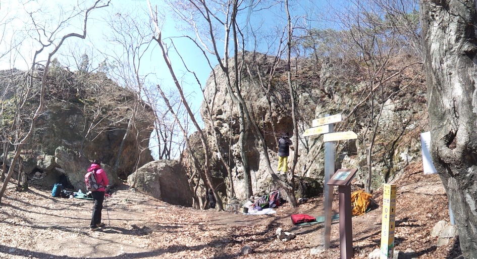 선운산 산행...(...선운사~투구바위~사자바위~국기봉~쥐바위~청룡산~배맨바위~천마봉~도솔암...)