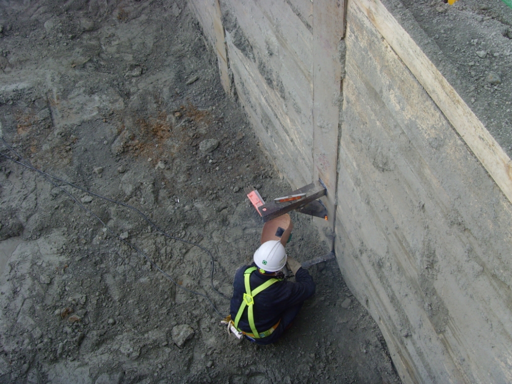흙막이 가시설 3. 보걸이 설치