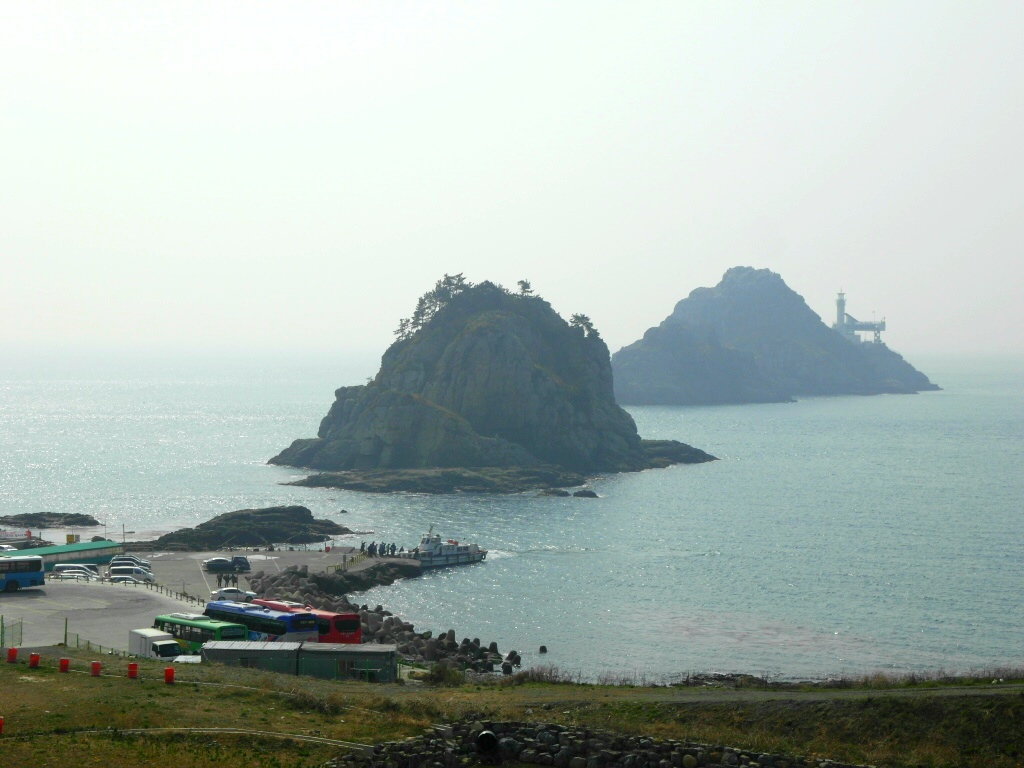 아름다운 부산 오륙도의 봄풍경.