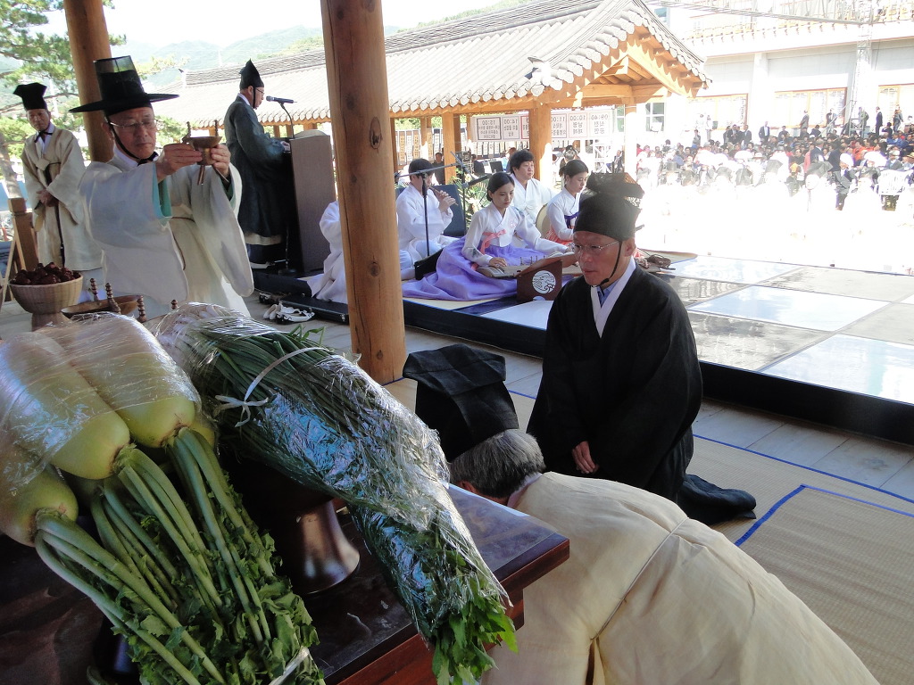 더블클릭을 하시면 이미지를 수정할 수 있습니다