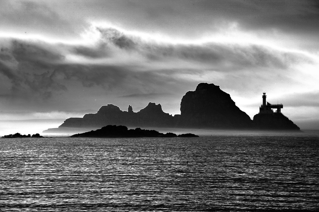 해무속의 오륙도