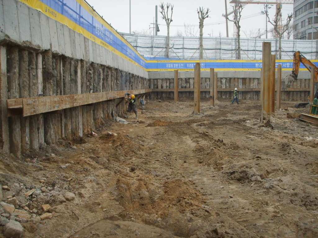 흙막이 가시설 4. 띠장 설치