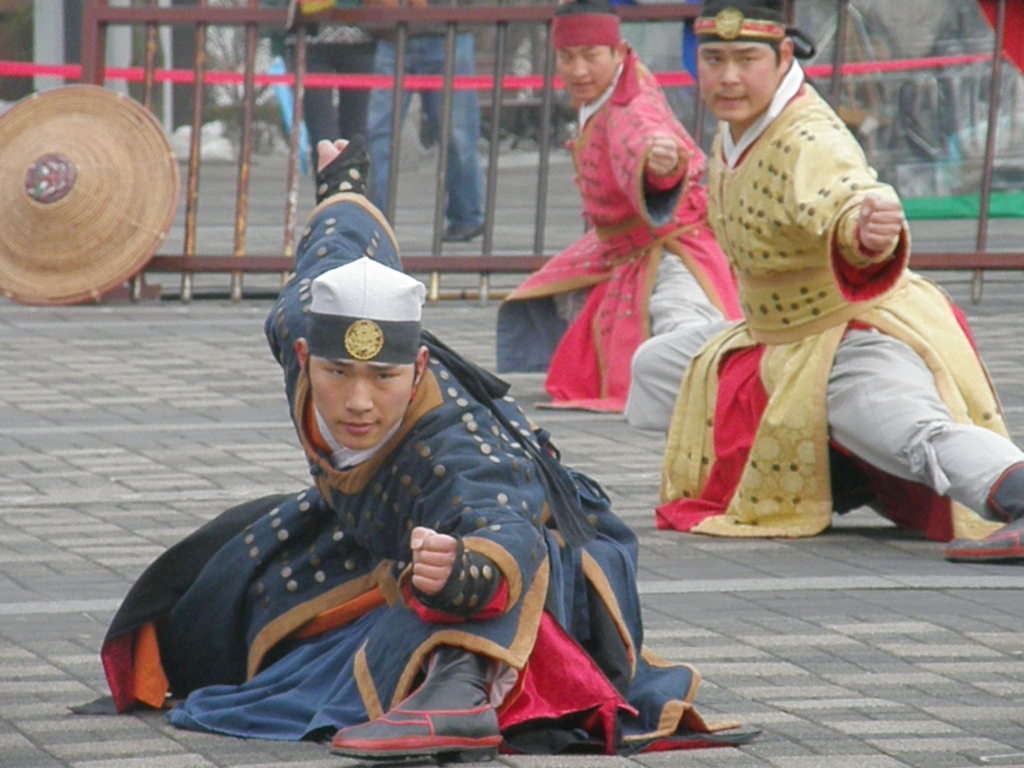 남산봉수군24반무예공연과 단체사진