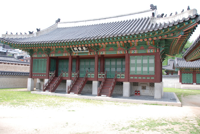 창덕궁 - 궐내각사(闕內各司), 선원전, 향나무, 회화나무