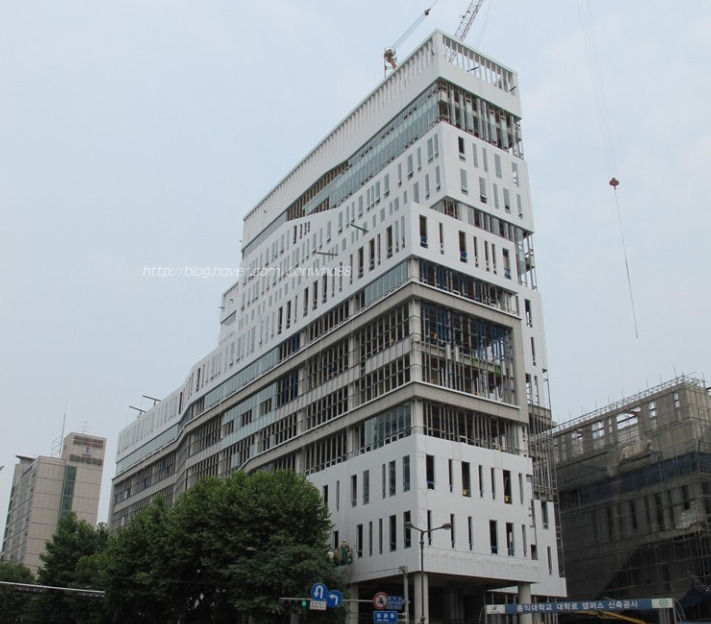Art Campus Complex_홍익대학교 대학로캠퍼스 - · 캠퍼스사진 - 스카이 스크래퍼스 (SKYSCRAPERS)