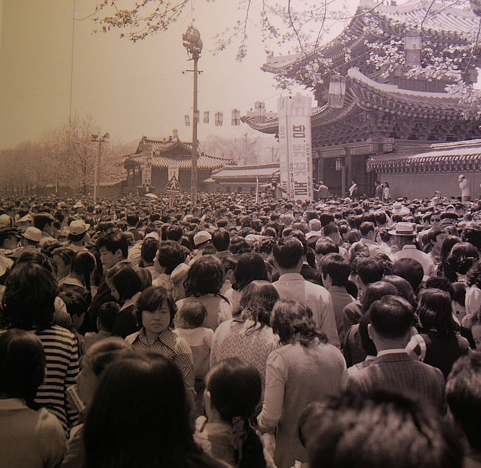 창경궁이 창경원이라 불리던 시절의 영상 몇 점