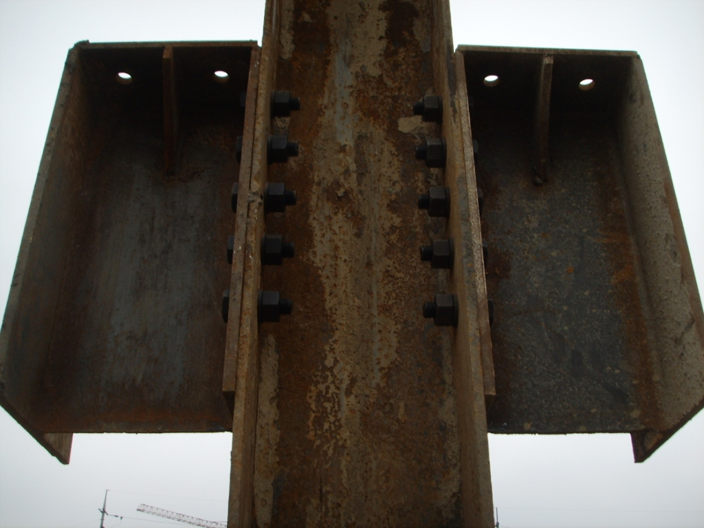 흙막이 가시설 6. 복공판 설치 - (1) 피스 브라켓 설치