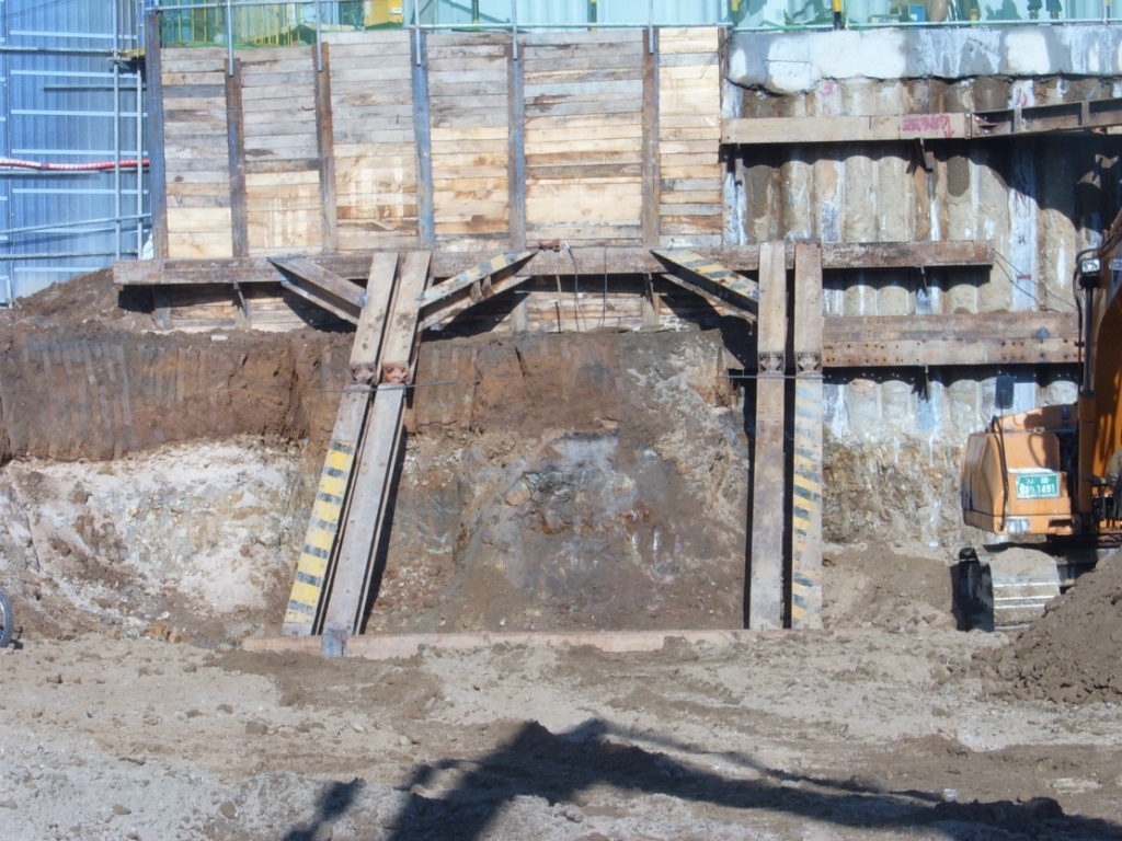 흙막이 가시설 8. 렉카 설치