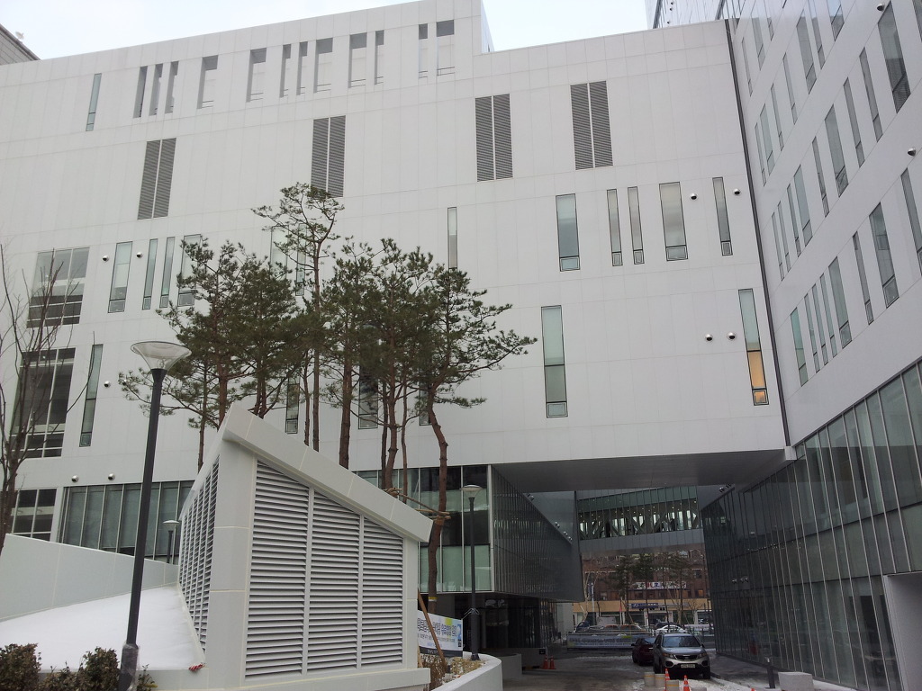 Art Campus Complex_홍익대학교 대학로캠퍼스 - · 캠퍼스사진 - 스카이 스크래퍼스 (SKYSCRAPERS)