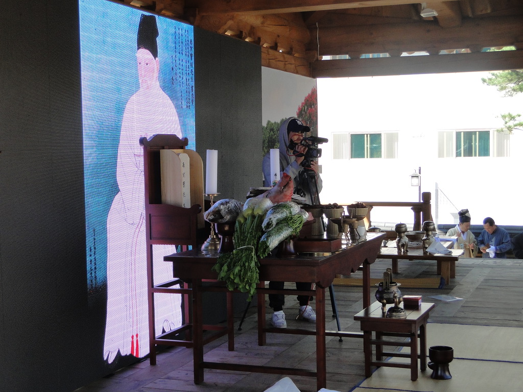 더블클릭을 하시면 이미지를 수정할 수 있습니다