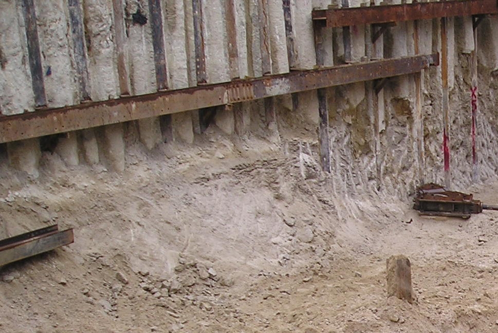 흙막이 가시설 4. 띠장 설치