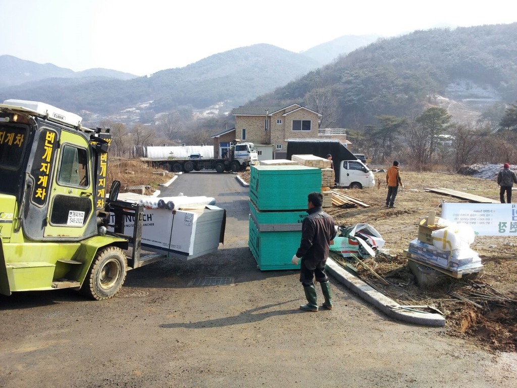작업 7일차] 1차 자재반입, 줄기초 대각(직각) 확인 및 크리플스터드 작업 (03월 14일) - 아산 돌무랭이40 - (주)나무집사랑