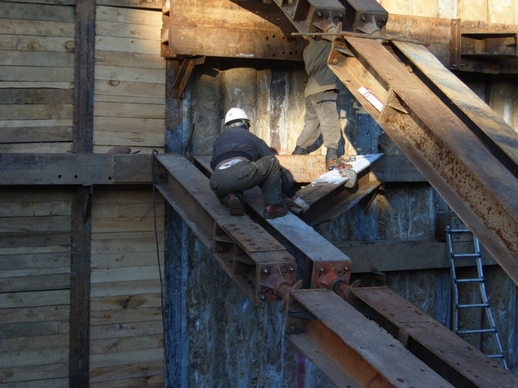 흙막이 가시설 8. 렉카 설치