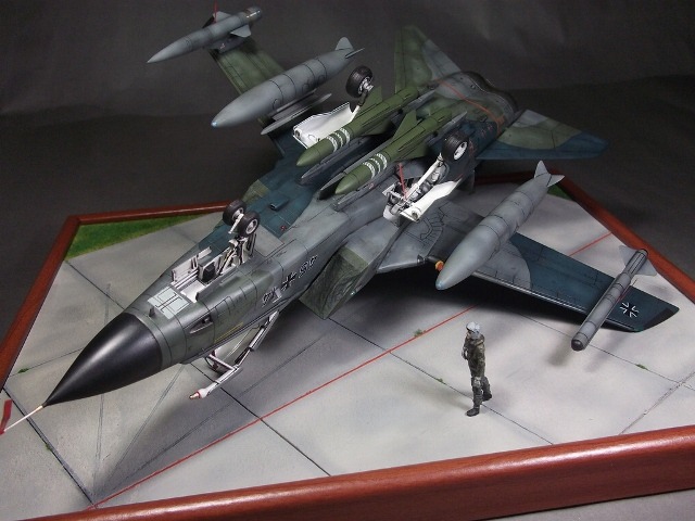 1/32e Italeri Tornado IDS/ECR SUR-COMMANDE - Italeri - Les marques